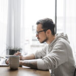 Как создавать конспекты по видео для команд: без ручной работы и часовых перепросмотров